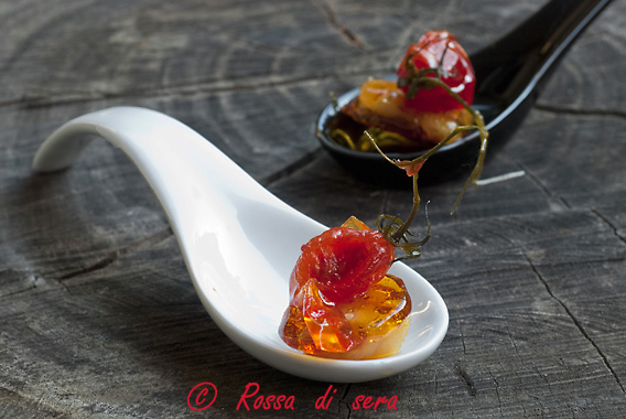 Cubetti di baccalà nel caramello con pomodorini datterini canditi
